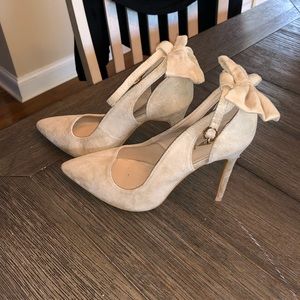 Light pink stilettos!